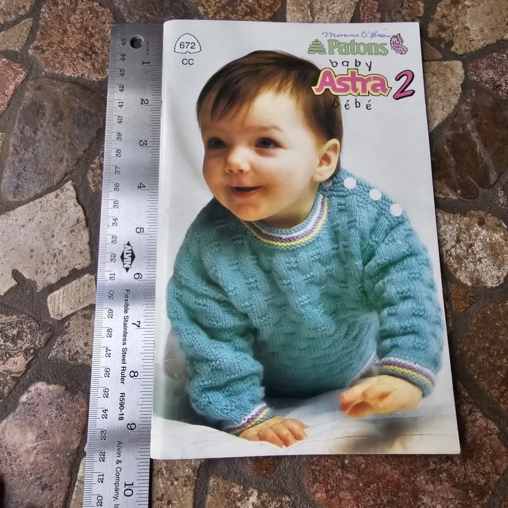 Vintage 992 Patons Baby Astra 2 Knitting Pattern Booklet 672 CC, Preowned